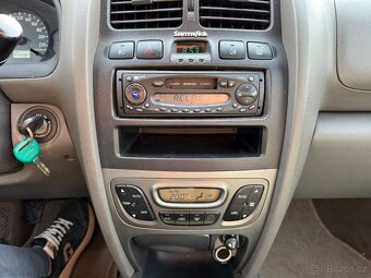 Hyundai Santa Fe 2.0CRDi 4x4 - 17