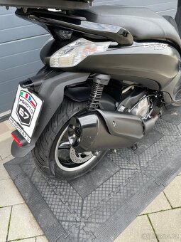 Piaggio Beverly 350 i.e. ABS/ASR Edice POLICE - 17