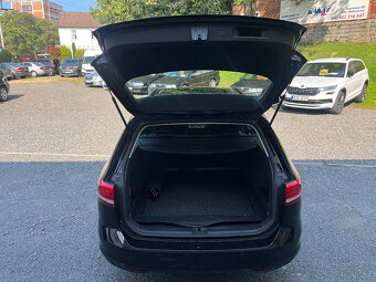 VOLKSWAGEN PASSAT 2,0 TDi 110 Kw COMF.PANO.TAŽNÉ - 17