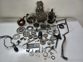KTM LC8 950 - MOTOR KOMPLETNÍ + MOTOR NA DÍLY - 17