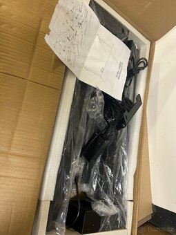 Výškově nastavitelný elektrický stůl - 17