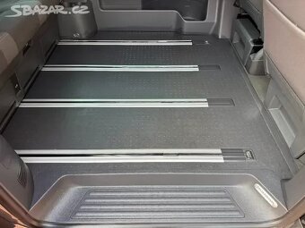 VW Multivan T5 2.0 TDI 103kW,Tempomat,Webasto,Tažné - 17