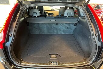 Volvo XC60 D4 Classic Summum rok 2017 - 17