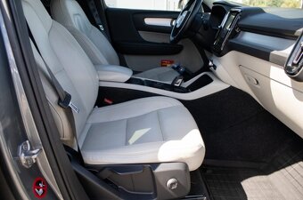 Volvo XC40 D4 Momentum (2018) - 17