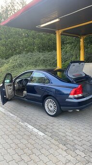 Volvo S60 2,5T awd 154kw LPG - 17