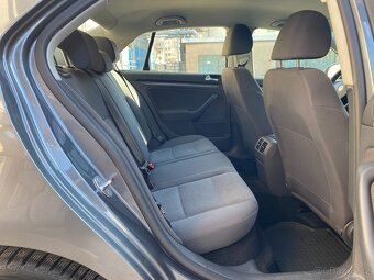 Volkswagen Jetta 1.6 FSi 85 kW, 2007, ČR, 2.maj 181000 km - 17