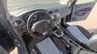 Ford Focus 1.4 benzín - 17