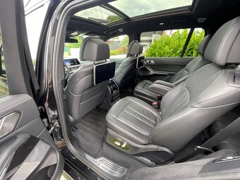BMW X7 M50D XDRIVE 6 MÍST PLNÁ VÝBAVA - 17