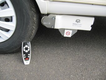 Prodám karavan Hobby 400 sf,r.v.1998 + mover + předstan - 17