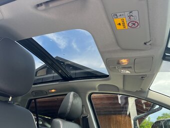 SUZUKI SX4 S-Cross 1,6i 88KW 1 MAJITEL KŮŽE PANORAMA VYHŘ.SE - 17