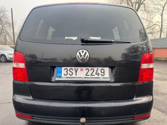 Volkswagen Touran 2.0 TDi FACELIFT MOŽNO NA SPLÁTKY - 17