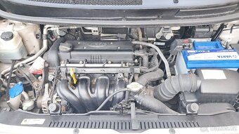 Kia Venga, 1.4i / najeto 92 000km ČR - 17