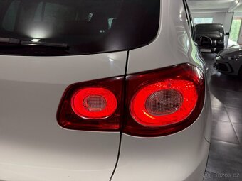 Volkswagen Tiguan 2,0 TSI DSG 4MOTION VÝHŘEV - 17