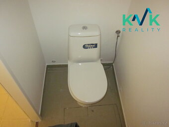 Pronájem nebytových prostor o velikosti 19,60 m2, v OV, cihl - 17