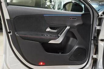 Mercedes-Benz Třídy A, A200D,NIGHT,AMG,ČR,DPH,ZÁRUKA - 17