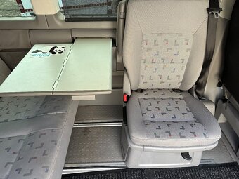 VW Multivan 4x2, 2,5 TD 96 kw,spací lavice,7 míst,tope - 17