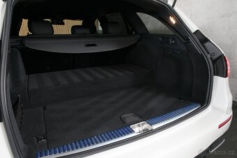 Mercedes-Benz E 300 de 4Matic 225kW AMG Tažné Burmester 2021 - 17