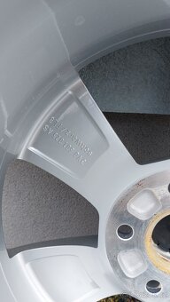 Alu kola 5x112 r17 škoda Superb III Triton - 17