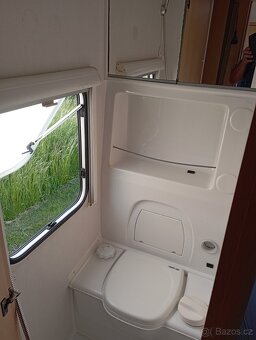 Karavan Calista 450, Soláry 400 Wp, rok 2003, 12V TV s DVD - 17