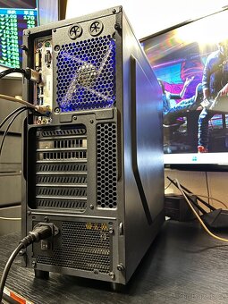 Herní ryzen 5, 16GB DDR4, m.2 SSD + HDD, RX 470 4GB Win 11 - 17