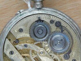 Historické starožitné celostříbrné kapesní hodinky s řezaným - 17