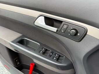 Volkswagen Touran, 2.0i CNG 7-Míst - 17