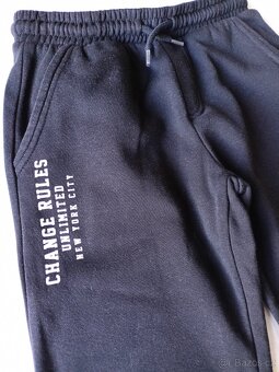 3x dětské tepláky uvnitř fleece, vel 134 - 17