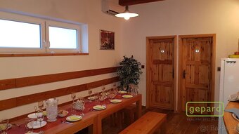 Rodinný dům s obchodními prostory, podnikání, širší centrum  - 17