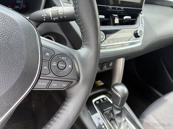 Toyota Corolla CROSS 2.0i HYBRID CVT r.v.2023 105 000 km ČR - 17