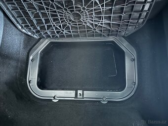 VW Touran Webasto 7mist Panorama DSG 125kw 160najeto - 17