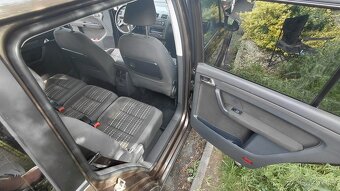 VW CrossTouran 2,0tdi - 17