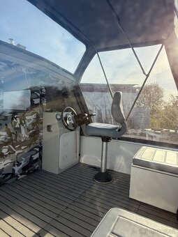 Prodám rybářskou loď vč.motoru,vleku - 17