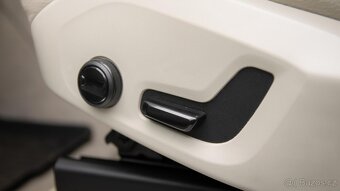 Volvo XC90 B5 - 17