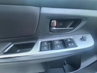 SUBARU IMPREZA 1.6i BENZÍN 4x4 AUTOMAT-VYHŘEV-SERVISKA-2017 - 17