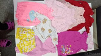 Balík oblečení pro holcicku - 17