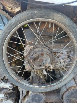 Brzdovy štít jawa - 17