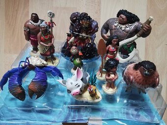 Disney Store Vaiana (Moana) Deluxe 10ti dílná sada figurek - 17