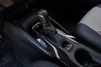 Toyota Corolla Hybrid - 17