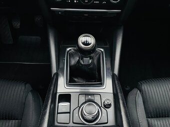 Mazda 6 2.0i BENZIN 121KW MANUÁL DPH FACELIFT VÝHŘEV TAŽNÉ - 17