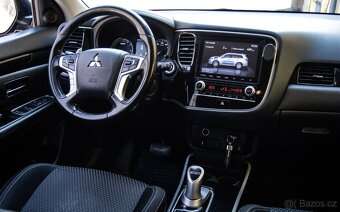 Mitsubishi Outlander PHEV 2.4 AWD - 17