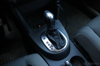 Volkswagen Touran 1.6 TDI DSG - 17