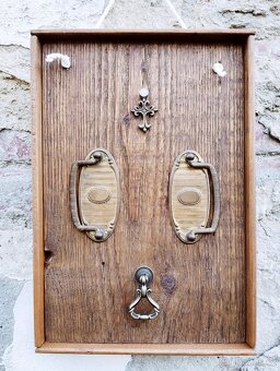 Věšáky, dekorace z masivu / Levně - 17