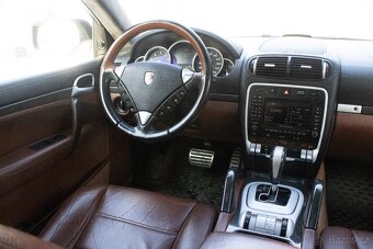 Porsche Cayenne Turbo Tiptronic, 368kW (2009) - 17