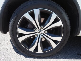 Volkswagen Touareg 3.0 TDI INDIVIDUAL, odpočet DPH - 17