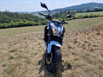 Kawasaki Z800E – 78 kW – bílá perleť + LeoVince – TOP stav - 17