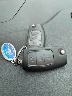 Ford Galaxy GHIA 7 míst 2.0TDCi 103kw - 17