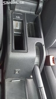 VW Golf VI 1,2 TSi 77kw Málo najeto - 17