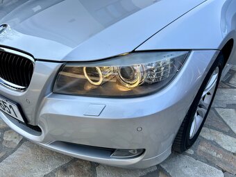 BMW Řada 3,  318D 105KW M-PAKET KŮŽE Bi-Xenon 2 x Kola - 17