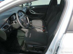 Opel Astra Sports Tourer 1.2 Turbo  SERVISKA KOUPENO V CZ - 17