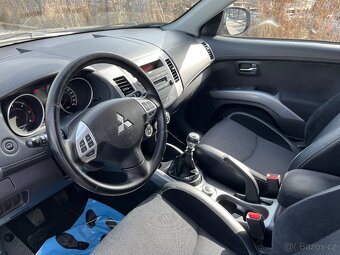 Mitsubishi Outlander 2.2 D r.v.2011 - 17